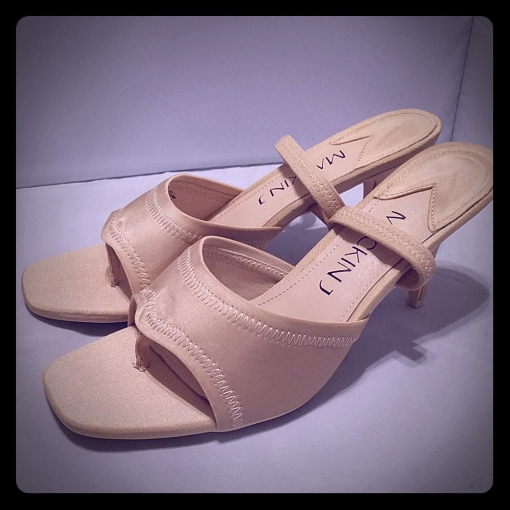 Tan open toes stretchable/ breathable heels